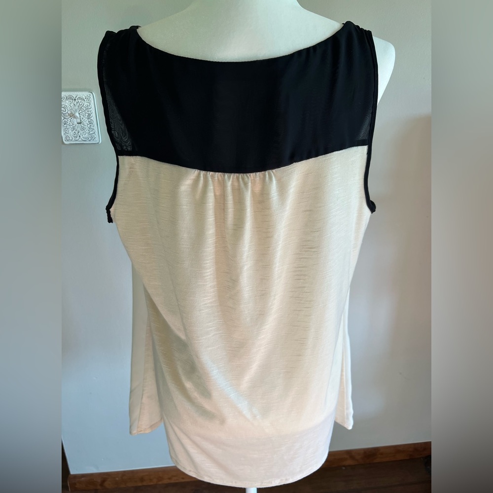 Maurices Sheer Front Cream and Black Blouse Size 1 (16-18) - Picture 5 of 5